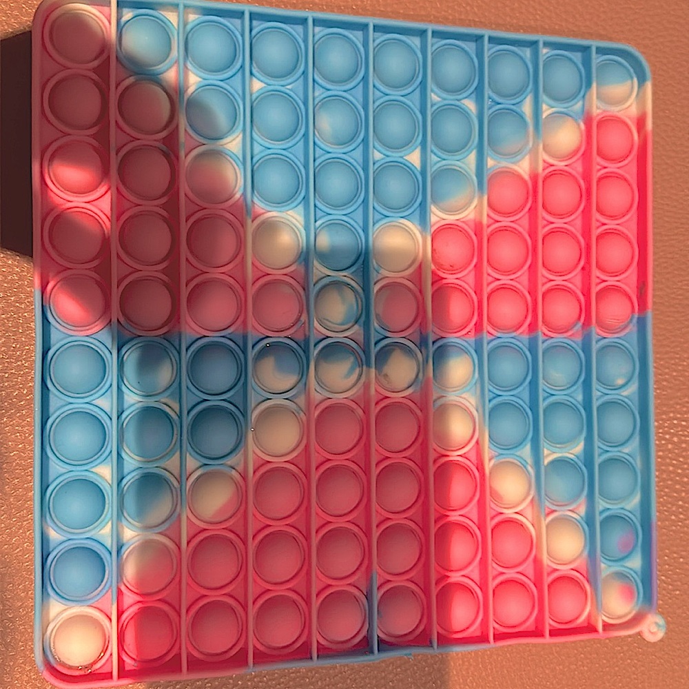 Pink blue white poppet